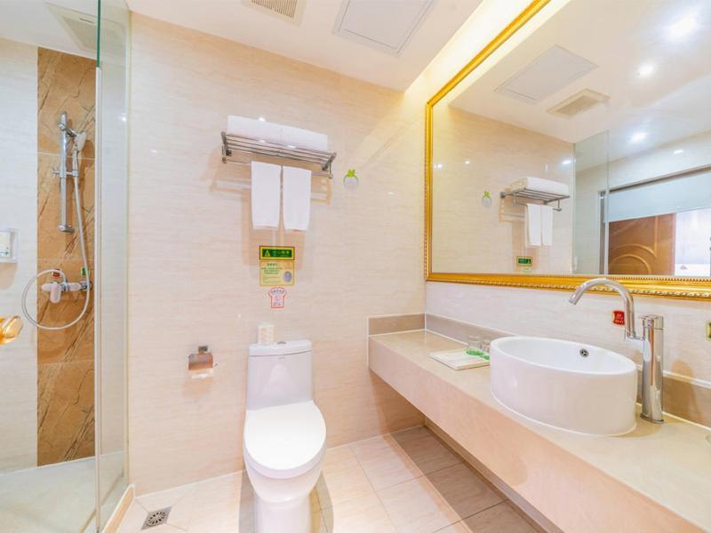 Vienna Hotel Shiyan Guangming Road Шънджън Екстериор снимка