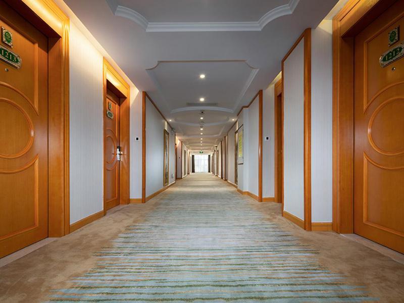 Vienna Hotel Shiyan Guangming Road Шънджън Екстериор снимка
